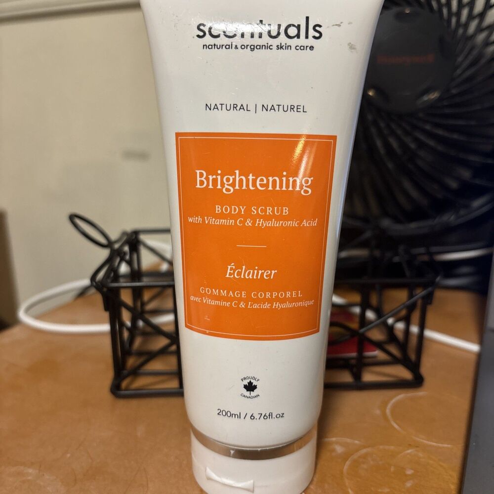 SCENTUALS Brightening Body Scrub Vitamin C Hyaluronic Acid 6.7oz Full Size - NEW
